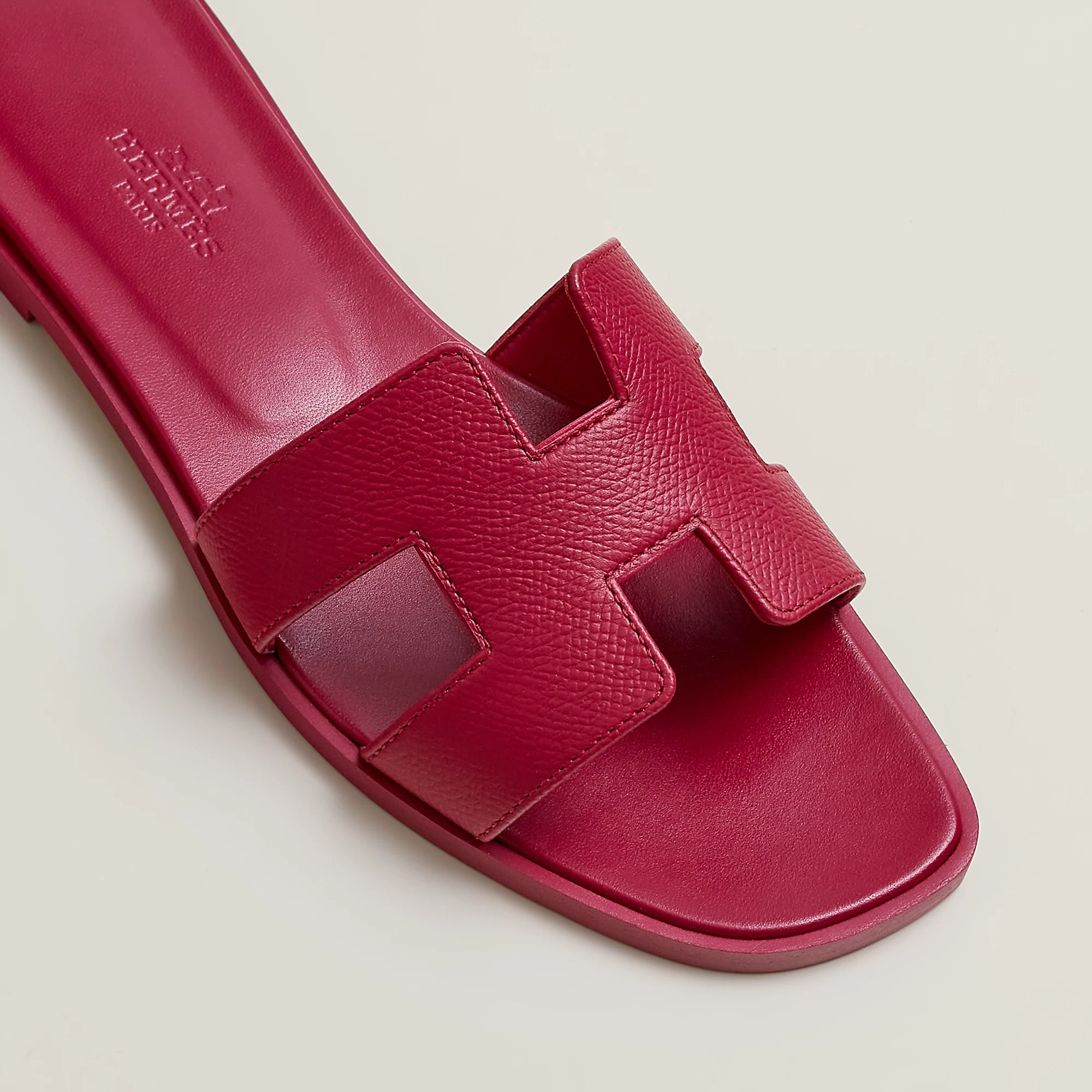 Hermès Oran sandal Rose Magenta in Pakistan